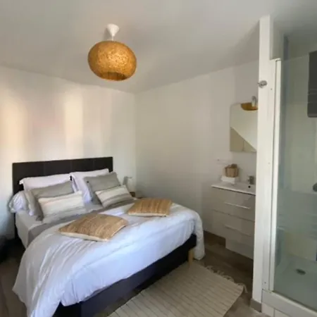 Spacious House With Garden And Pool